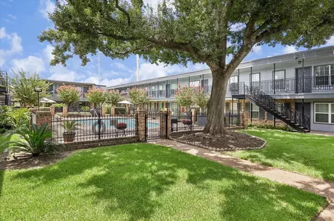 3131 Southwest Fwy #46, Houston, TX 77098