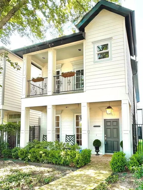 1022 E 27th St, Houston, TX 77009