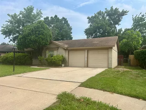 10655 Northbrook Dr, Houston, TX 77043