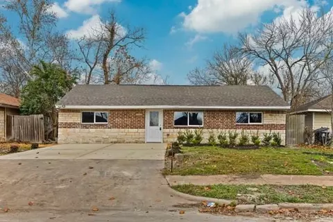 3031 Sunnydale Dr, Houston, TX 77051