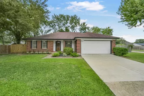 15707 Fincher Dr, Friendswood, TX 77546
