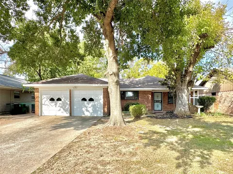 5510 Nina Lee Ln, Houston, TX 77092