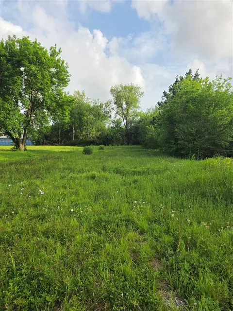 5142 Clover St, Houston, TX 77033