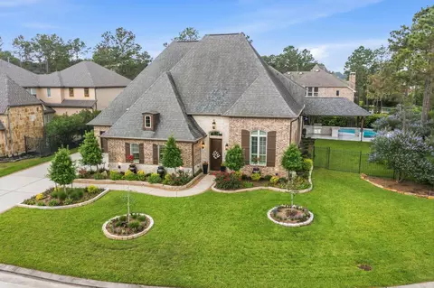 15 N Shasta Bend Cir, The Woodlands, TX 77389