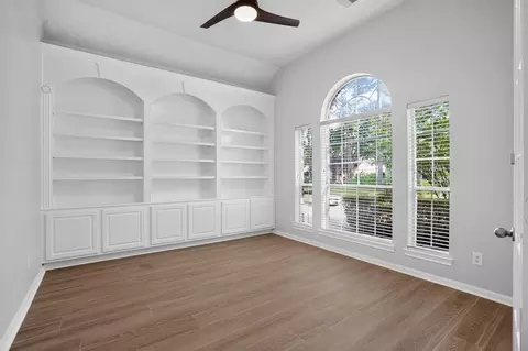 Living - 62 S Bardsbrook Cir, Spring, TX 77382 photo 4 of 4