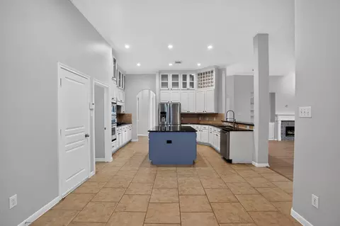 Entry Way - 62 S Bardsbrook Cir, Spring, TX 77382 photo 2 of 3