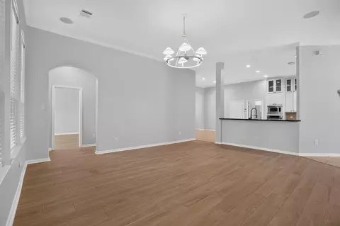 Living - 62 S Bardsbrook Cir, Spring, TX 77382 photo 3 of 4