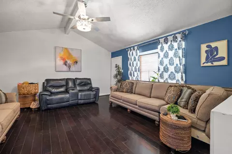 5130 Court Rd, Houston, TX 77053