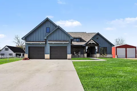 444 Mill Rd, Angleton, TX 77515