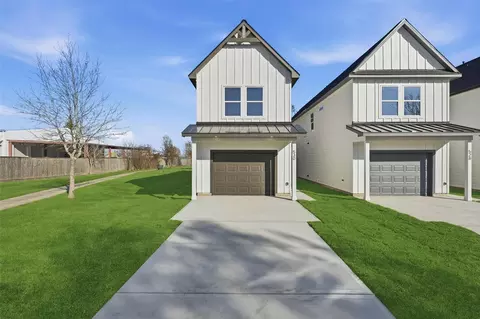 530 N 4th St, La Porte, TX 77571
