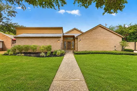 310 Power Ct, Sugar Land, TX 77478