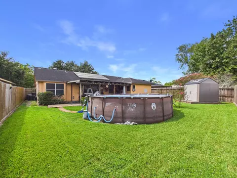 Exterior - 5807 Walnutgate Dr, Spring, TX 77373 photo 3 of 5