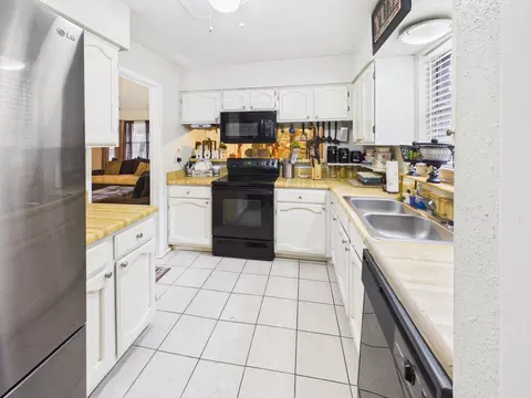 Kitchen - 5807 Walnutgate Dr, Spring, TX 77373 photo 3 of 3