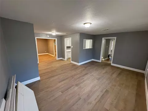 5831 Lyndhurst St, Houston, TX 77033