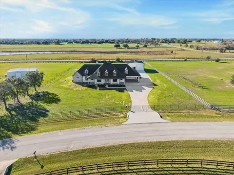 27645 Spring Hill Rd, Hempstead, TX 77445