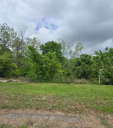 5021 Airport Blvd, Houston, TX 77048