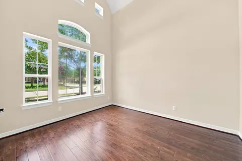 Living - 4023 Sutton Shadow Ln, Katy, TX 77494 photo 6 of 7