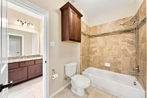 Bath - 4023 Sutton Shadow Ln, Katy, TX 77494 photo 5 of 5