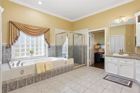 Bath - 21411 Stargrass Dr, Spring, TX 77388 photo 2 of 4