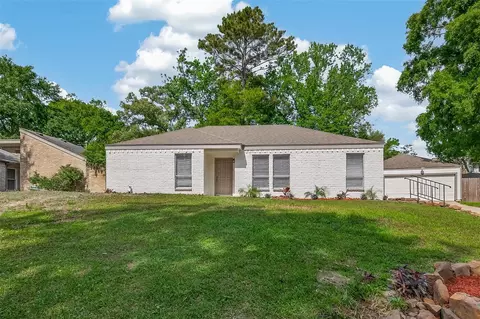 3907 Holly Green Ct, Houston, TX 77339