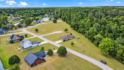 37 Wildwood Lake Dr, Huntsville, TX 77340