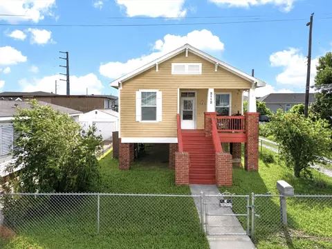 2112 57th St, Galveston, TX 77551