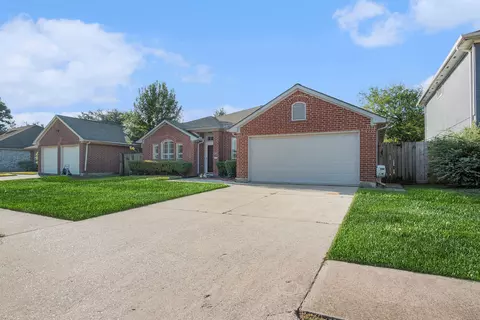 Exterior - 3315 Mourning Dove Dr, Spring, TX 77388 photo 4 of 11