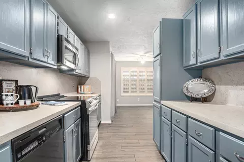 Kitchen - 3315 Mourning Dove Dr, Spring, TX 77388 photo 6 of 7