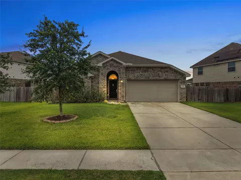4331 Oakdale Mist Dr, Dickinson, TX 77539
