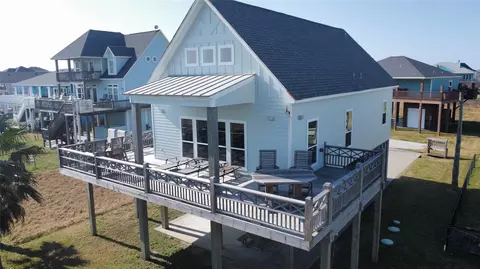 2836 Gulfview Ln, Crystal Beach, TX 77650