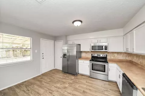 Kitchen - 24230 Azure Sky Dr, Spring, TX 77373 photo 1 of 2