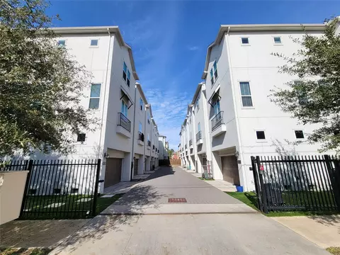 1315 W 24th St #A, Houston, TX 77008