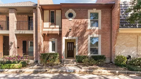 9621 Longmont Dr, Houston, TX 77063