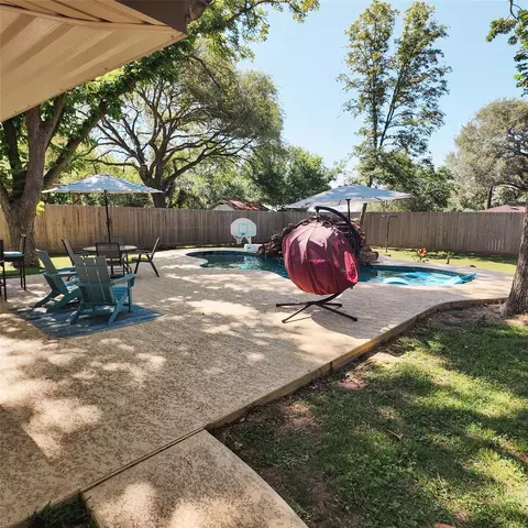 317 Harbert St, Columbus, TX 78934