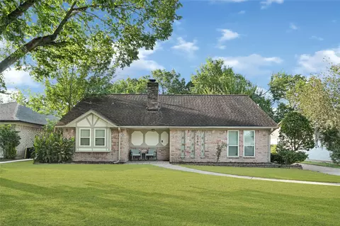 5343 Royal Pkwy, Friendswood, TX 77546
