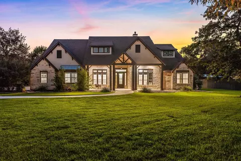 8989 Stone Oak Dr, Montgomery, TX 77316