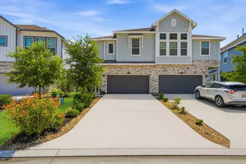 649 Royal Arch Dr, Conroe, TX 77304
