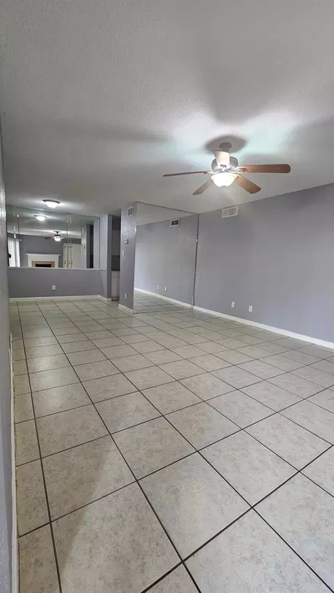 9700 Leawood Blvd #1111, Houston, TX 77099