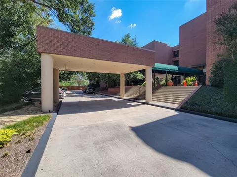 9333 Memorial Dr #410, Houston, TX 77024