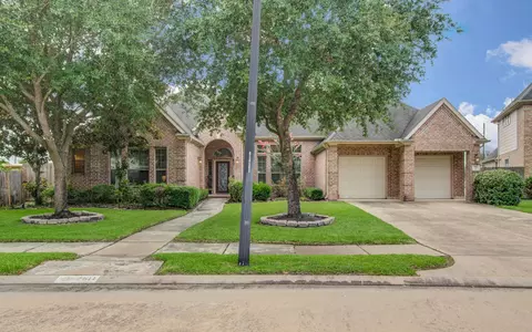 7511 Shadow Terrace Ln, Richmond, TX 77407