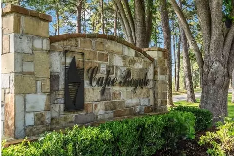 85 S Royale Greens Dr, Coldspring, TX 77331