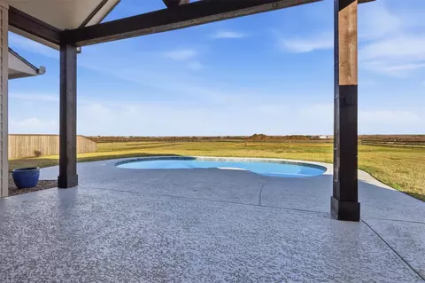 7915 Stratford Hall Dr, Rosharon, TX 77583