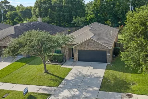 1135 Treasure Ct, Baytown, TX 77521