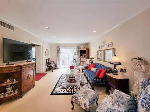 2601 Bellefontaine St #A104, Houston, TX 77025