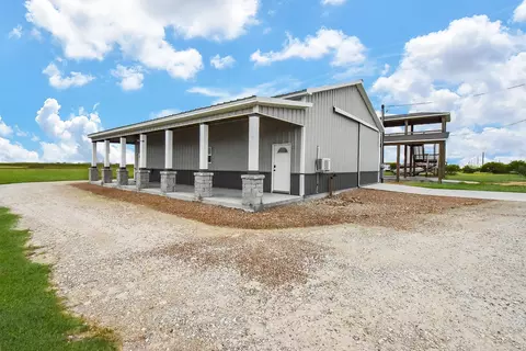 263 Kingfish Ln, Palacios, TX 77465