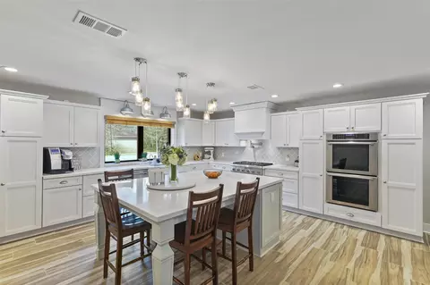 3319 Shadowcrest Ln, Spring, TX 77380