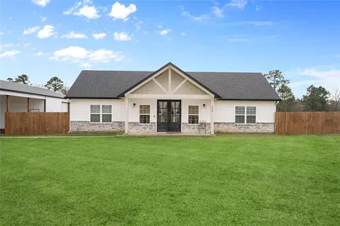 694 Brushy Creek Dr, Onalaska, TX 77360