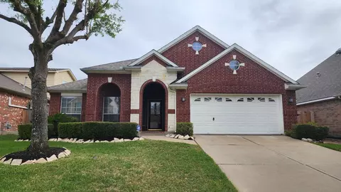 13906 Normandy Ct, Sugar Land, TX 77498