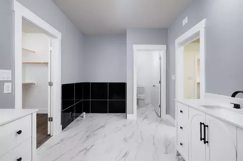 Bath - 4517 Emerson Ct, Willis, TX 77378 photo 8 of 8