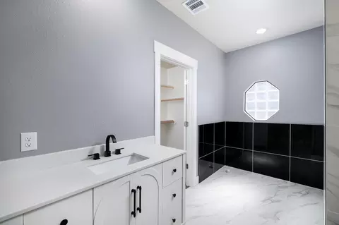 Bath - 4517 Emerson Ct, Willis, TX 77378 photo 2 of 8